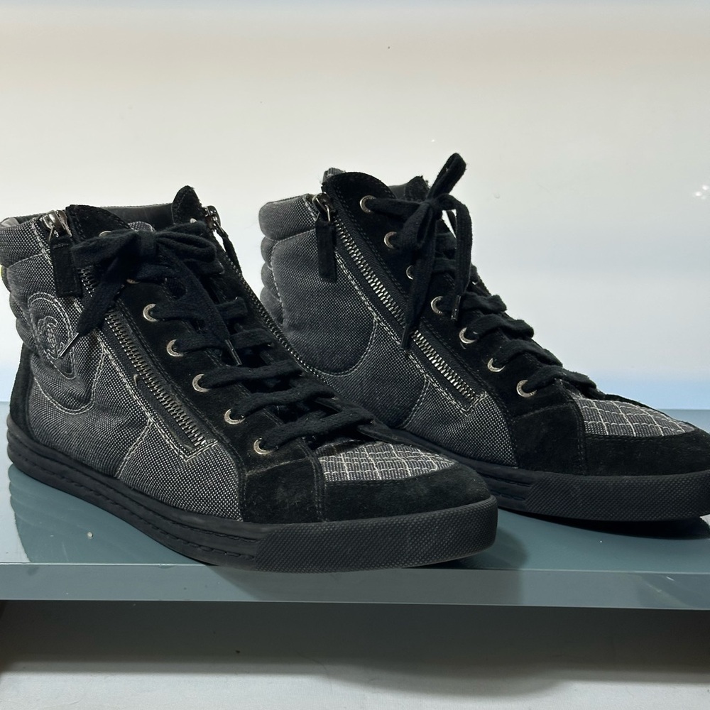 Vintage Y2K CHANEL Black and Gray High-Top Sneakers 43 - Picture 2 of 8